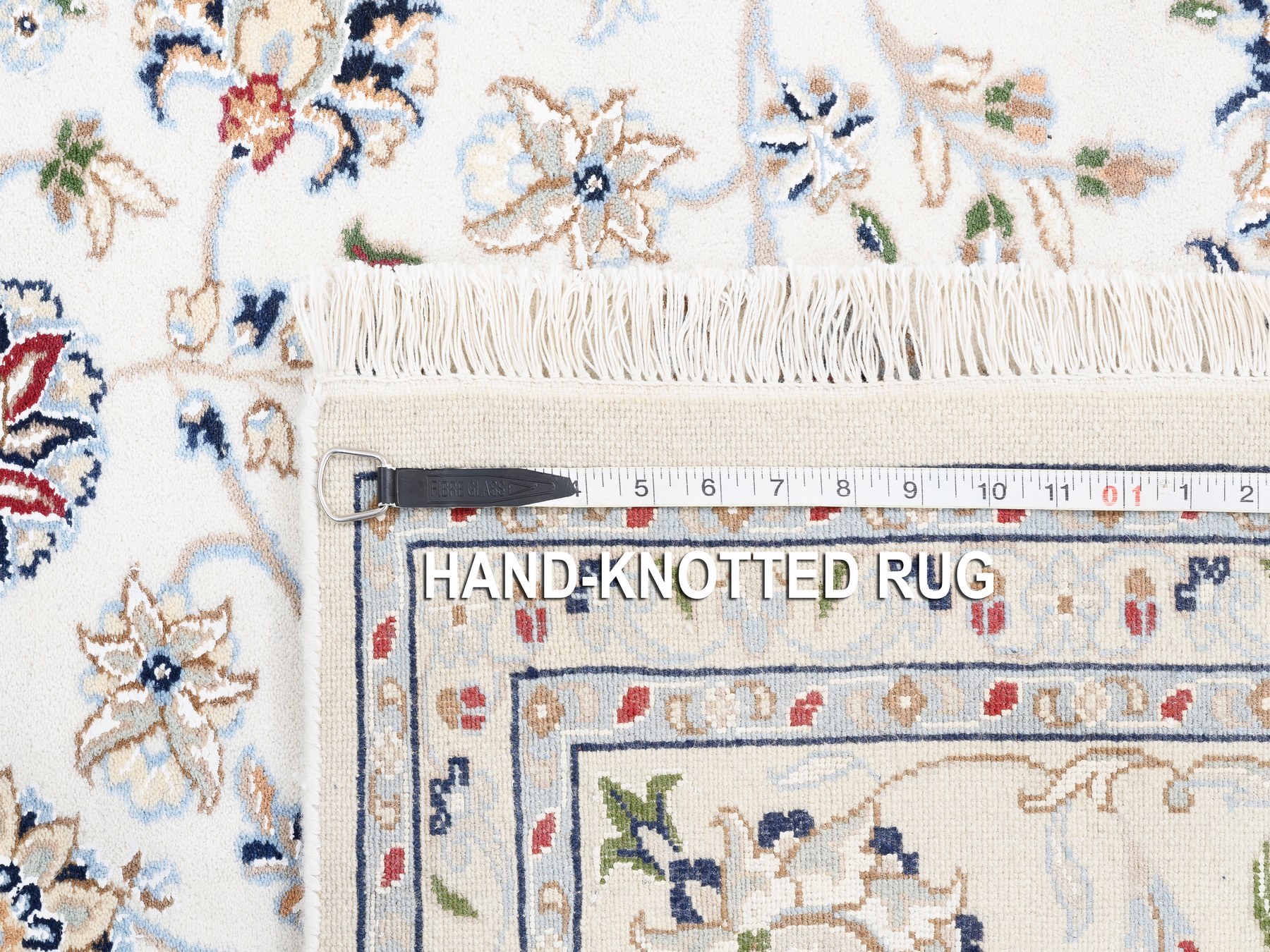 Traditional Rugs LUV565200